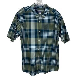 Patagonia Men's Large Organic Cotton Plaid Short Sleeve Button Down Shirt Green